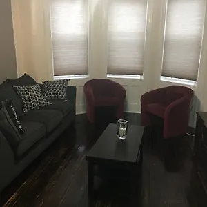 Cozy Apt , New York United States